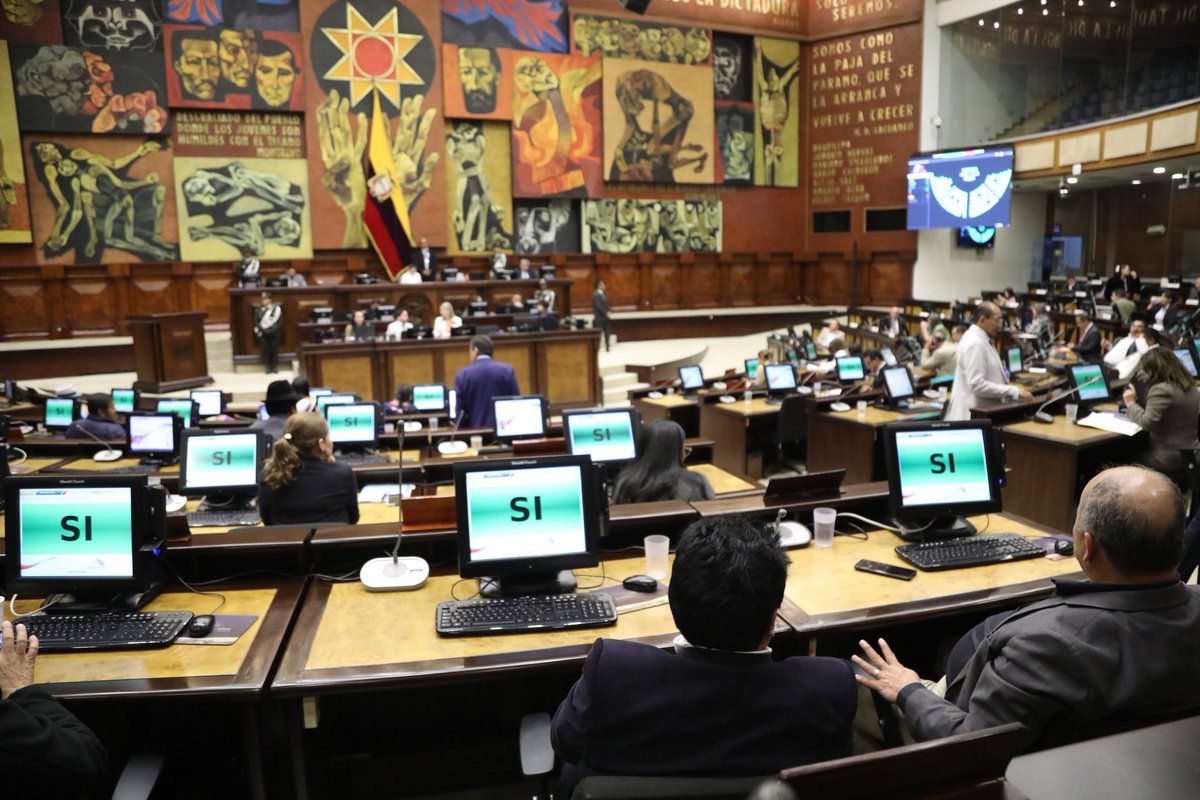 #JuntosLegislamos
De forma unánime, con 103 votos de respaldo, el Pleno aprobó el #Convenio sobre #SeguridadSocial entre #Ecuador y #Canadá, previo análisis y recomendación contenidos en el informe elaborado y aprobado por <a href="/RRIIMovilidadAN/">Comisión de RRII y Movilidad Humana</a>
Boletín 
asambleanacional.gob.ec/es/noticia/105…