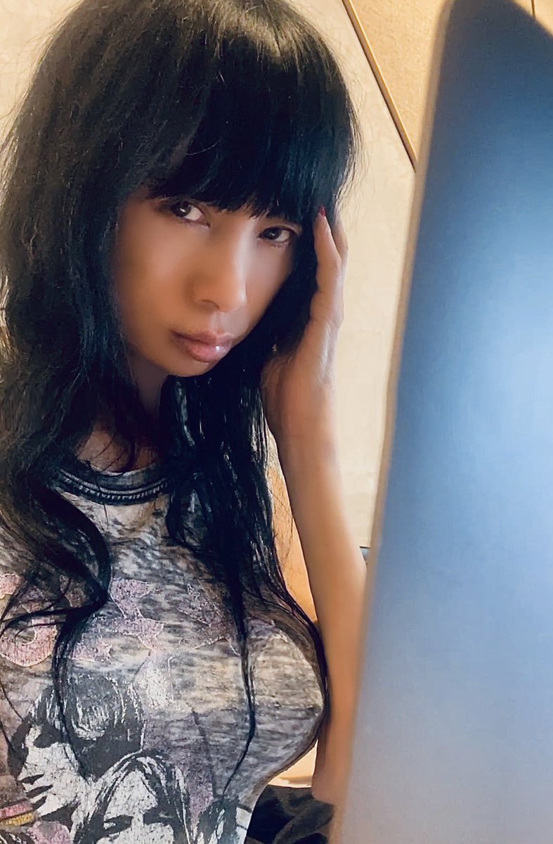 #makeupfree the real life simple me your Next door neighbor #girl like it ? Are you ready to meet me in this way?comfortably in #starbucks on a break of writing my book and thought of you. And noticed I have not posted here for a while. Read my story instagram.com/p/DJFtu1_z7Xm/…