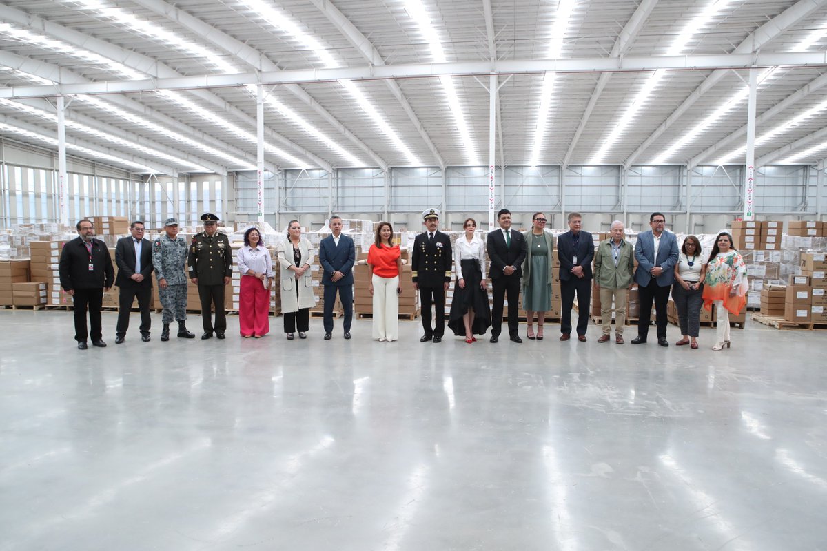 INEYucatan's tweet photo. El presidente del #ConsejoLocal del #INEYucatán, Luis Guillermo De @sandenis67 Alvarado Díaz participó en inicio de la distribución de 601 millones 987 mil 276 boletas electorales, que serán enviadas a todo el país rumbo a la #ElecciónJudicial del próximo 1 de junio. https://t.co/5YdNwRTMKS