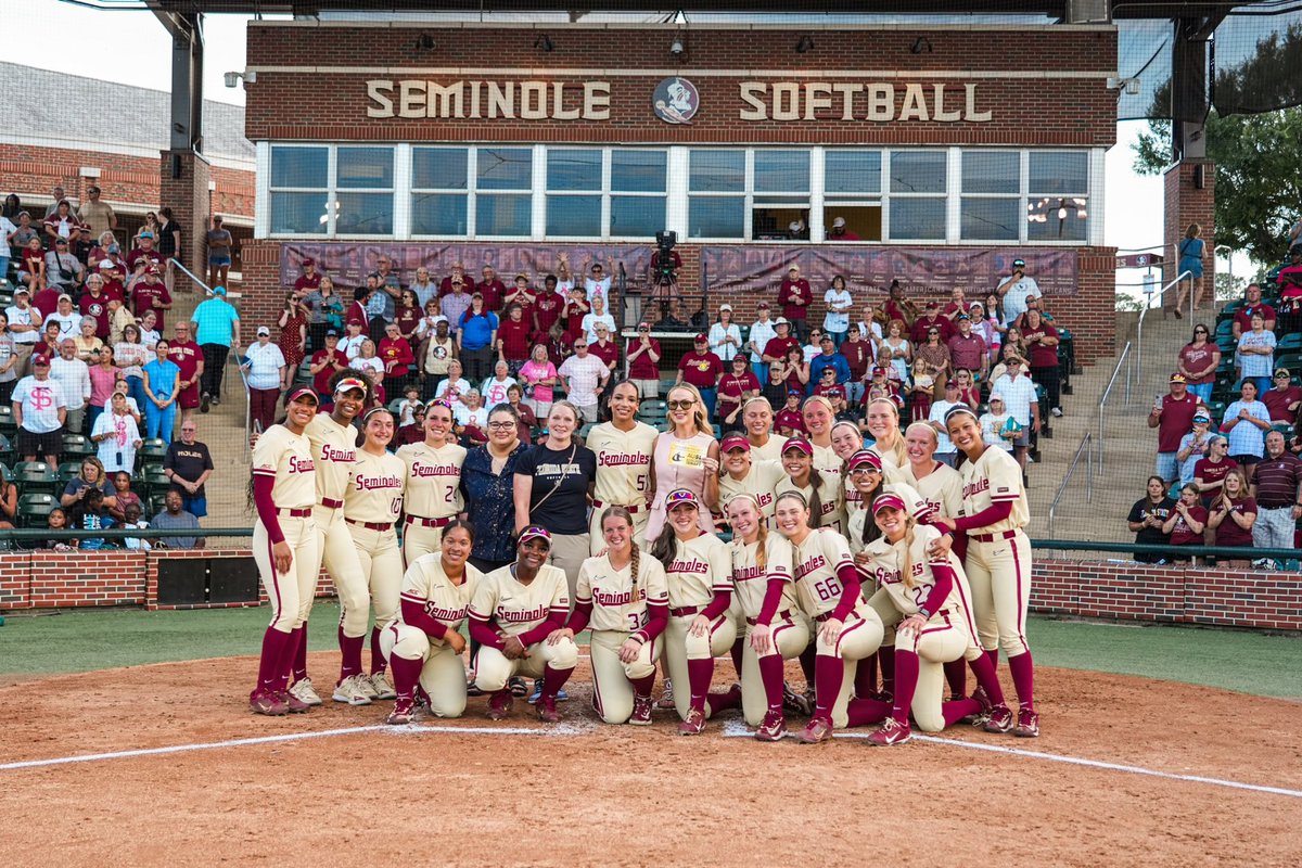 GIVE AREA 51 HER GOLDEN TICKET 🎫🎫🎫🎫🎫🎫

#Team42