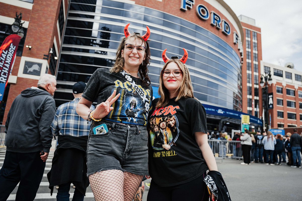 Ready to rock 🤘

<a href="/acdc/">AC/DC</a>