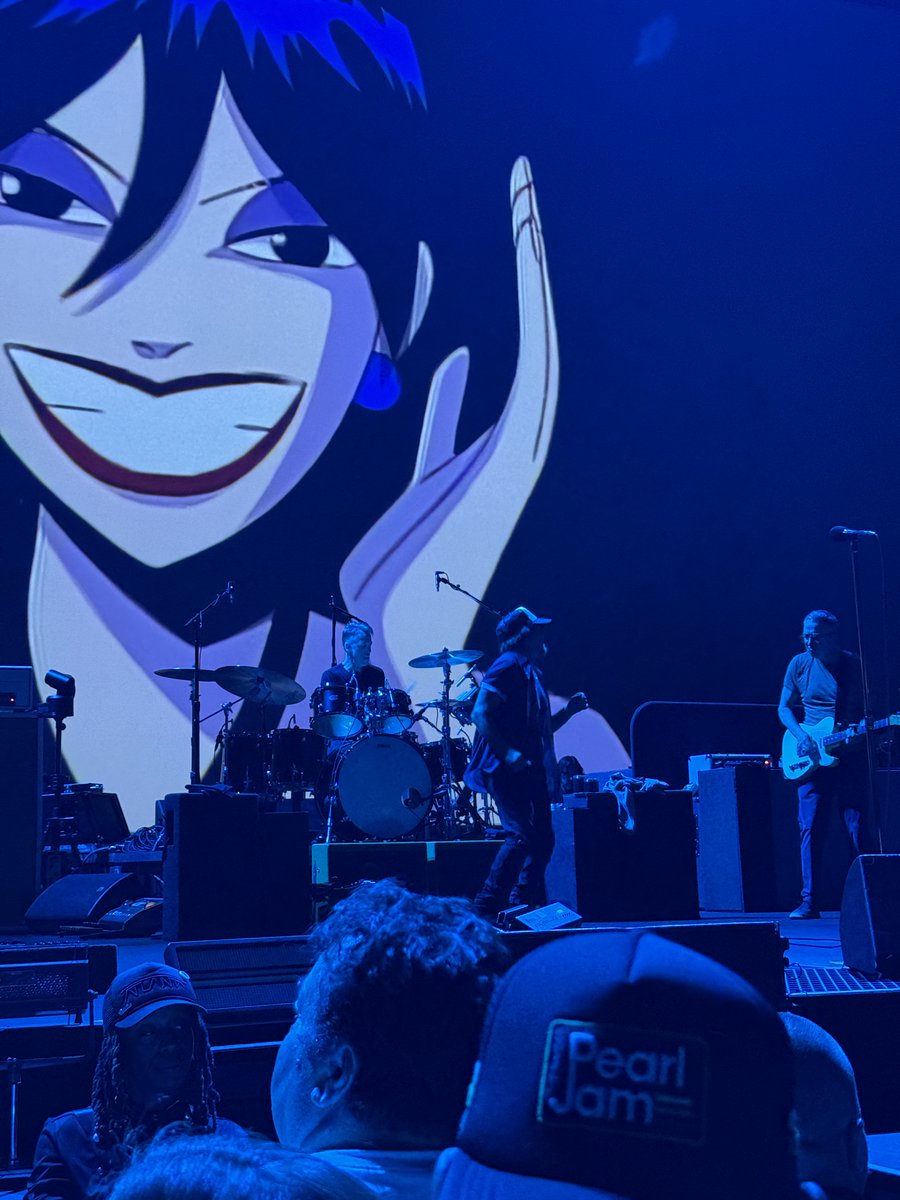 Voncaster1's tweet photo. I saw @PearlJam last night, April 29, at @StateFarmArena in Atlanta. It was amazing.

(2 of 2) https://t.co/JbhPr6JzJB