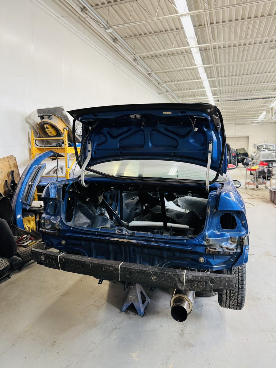 KABULInc's tweet photo. 🎥🔧 TAKE 8:

EPIC RESTORATION! 🏎️🔥💨

This 2000 Honda Civic Si’s I-VTEC ROAR is back!

💪Full tear-down &amp; rebuild to showroom shine! 🚗✨

🔥 Gas can compartment? Perfect! Rear coilover well? Ripped &amp; ready!

🛠️🏎️🔥💨Join the ride!

🏁 #CivicSi #RestorationVibes https://t.co/TJdMnhNmcG