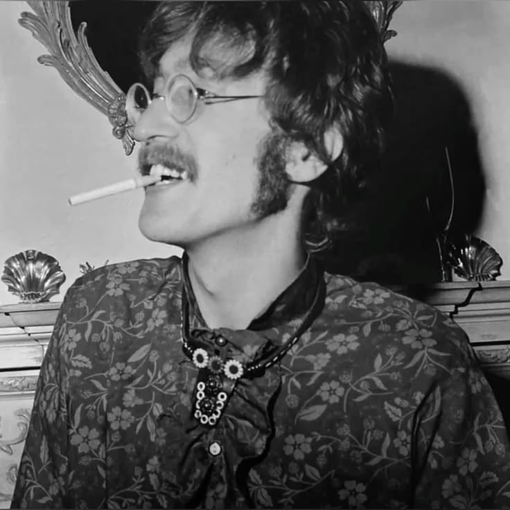 wareteer's tweet photo. / sgt pepper john makes me feel butterflies on stomach https://t.co/5V5tny4aW4