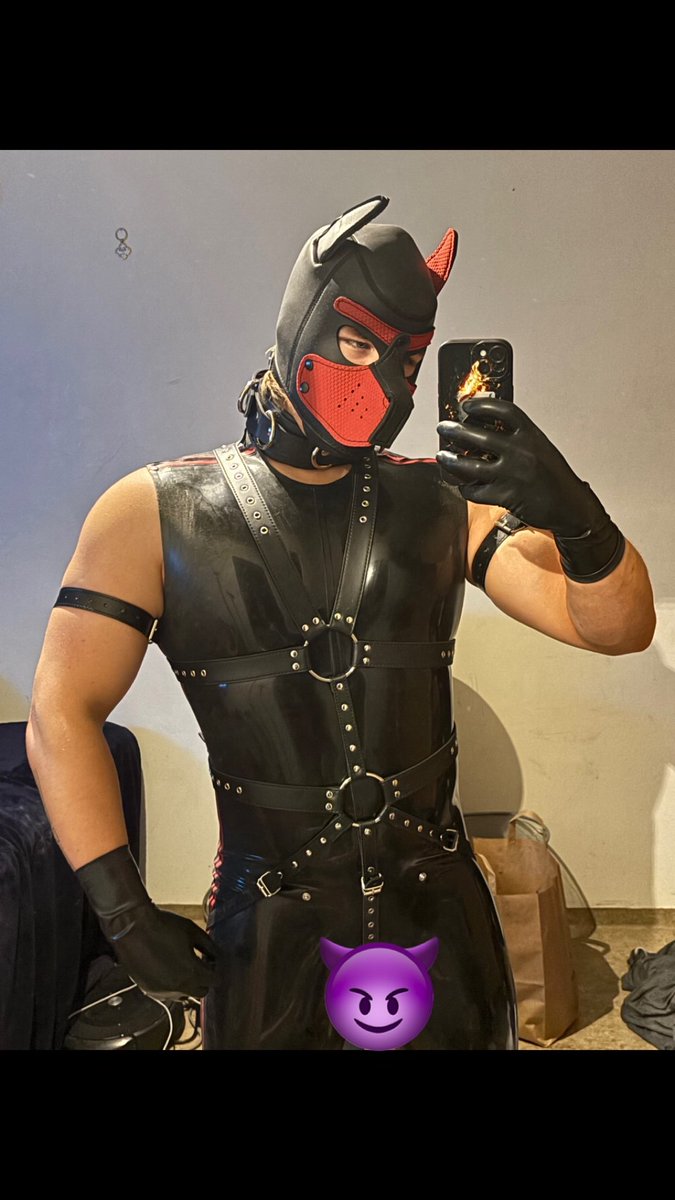 Felt sexy today😜😈
#latexpup #rubber #RubberAlpha