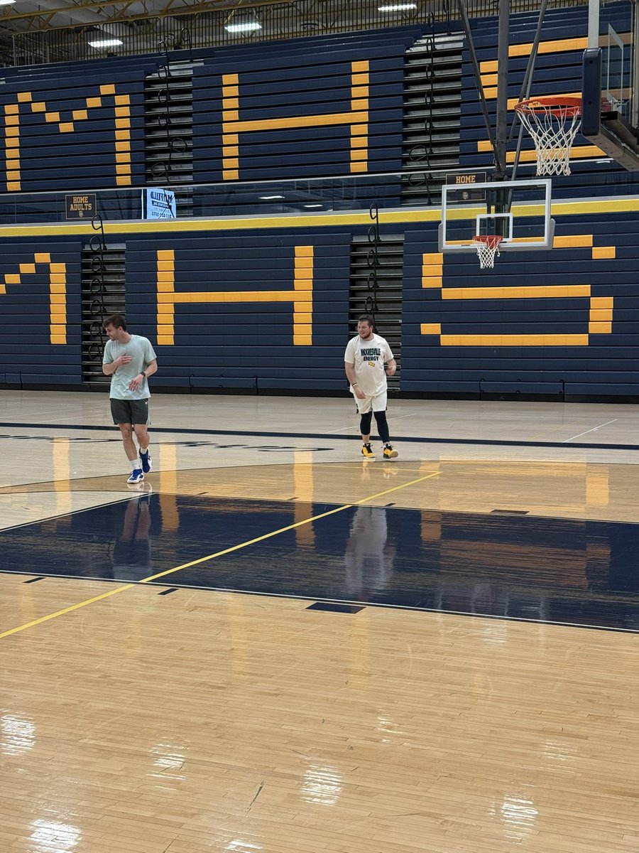 Bringing the Mooresville Energy tonight. <a href="/jakewallman/">Jacob Wallman</a> <a href="/MHSBeMOORE/">Mooresville Athletics</a>