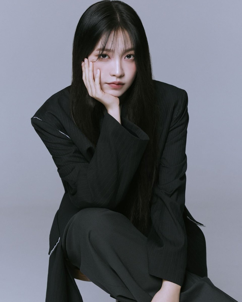 ChartsRV's tweet photo. Blitzway CEO about #YERI:  

“We will give our full support so that the experience she has built on the global stage can continue into a wide spectrum as an actress.” https://t.co/MUHwEuH0C1