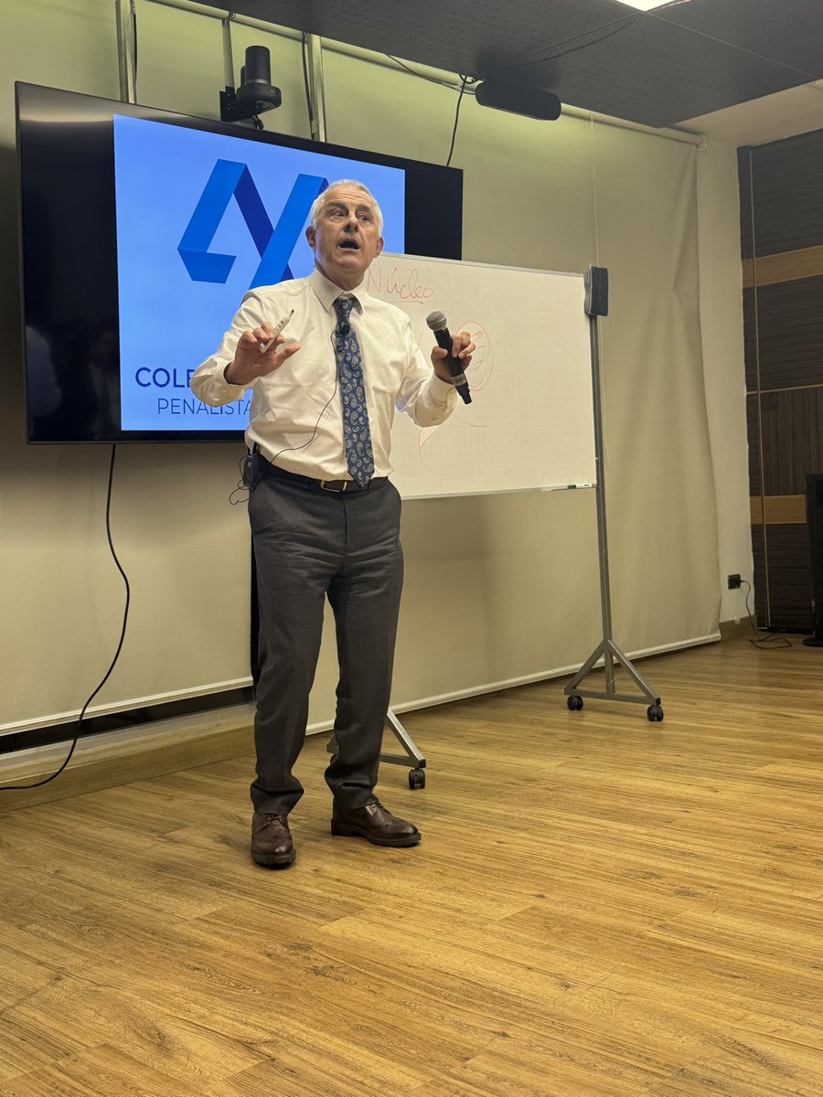 Francisco Bernate (@fbernate) on Twitter photo Impresionante, impensable, emocionante, inolvidable, estamos en Bogotá en clase con el Maestro Jesús María SIlva Sánchez.
Gracias <a href="/CPenalistas/">Colegio de Abogados Penalistas de Colombia</a>. Impresionante, impensable, emocionante, inolvidable, estamos en Bogotá en clase con el Maestro Jesús María SIlva Sánchez.
Gracias <a href="/CPenalistas/">Colegio de Abogados Penalistas de Colombia</a>.