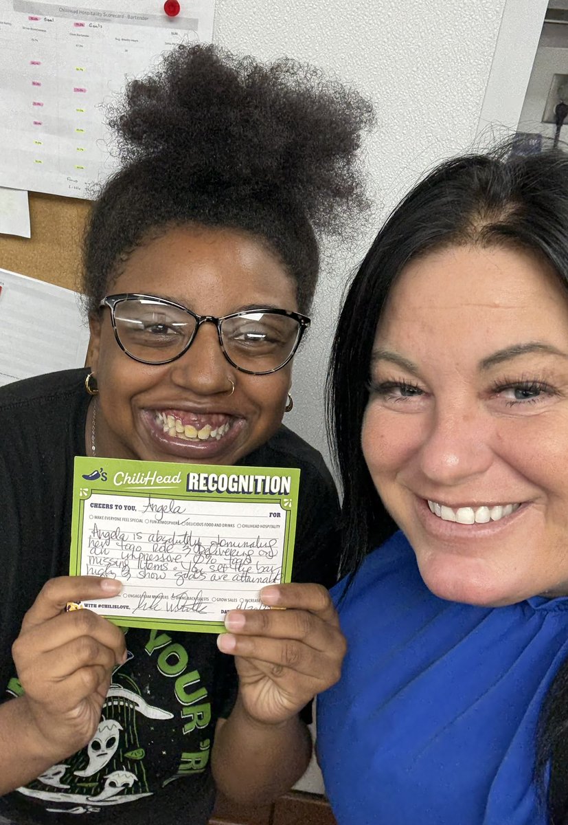 Michaela Whittington (@mikwhittington) on Twitter photo My favorite thing are the smiles on the TMs faces when they get Recognition! Angela @ Team Flo is delivering great ChiliHead Hospitality with a 0% Togo missing items! 💪🔥 <a href="/CaraLiebman/">Cara Liebman</a> <a href="/strtch33/">Shawn</a> <a href="/ethandshaffer/">Ethan Shaffer</a> My favorite thing are the smiles on the TMs faces when they get Recognition! Angela @ Team Flo is delivering great ChiliHead Hospitality with a 0% Togo missing items! 💪🔥 <a href="/CaraLiebman/">Cara Liebman</a> <a href="/strtch33/">Shawn</a> <a href="/ethandshaffer/">Ethan Shaffer</a>