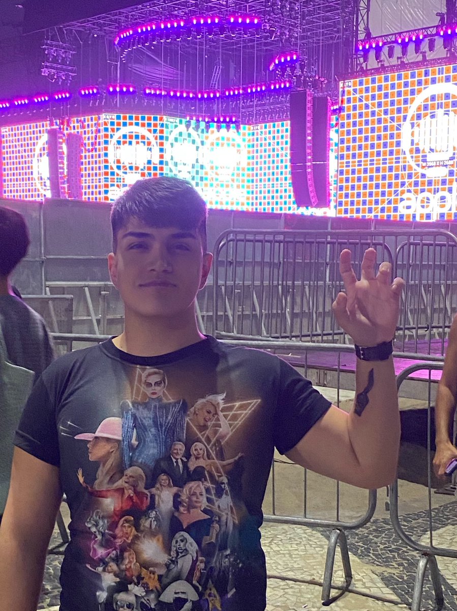 Andywindbird's tweet image. COPACABANA IM HEREEEEE #ladygaga #monstersneverdie #todososmonstersnovip #gagacabana @ladygaga