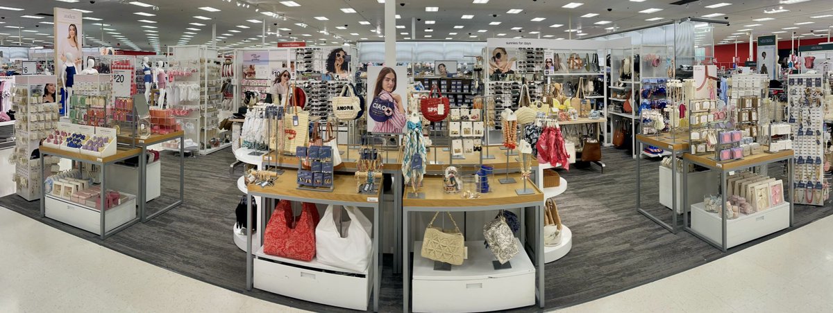 MaySandlin11's tweet image. Much needed refresh in the Jewelry/Accessories Shop✨ Also feeling Mothers’ Day ready with plenty of gifting options💕 #target #visualmerchandiser #mothersday #gifting @emily69716809 @VictoriaStaley8