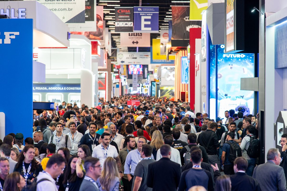 fernandocalmon's tweet image. Coluna desta semana:
Automec consolida-se ao atrair público e negócios: 30% mais marcas em relação a 2023; Salão de Xangai aponta futuros candidatos a desembarcar no País; e a decisão acertada da Stellantis com o novo motor diesel 2,2 L do Jeep Commander. #Automec #carro #jeep