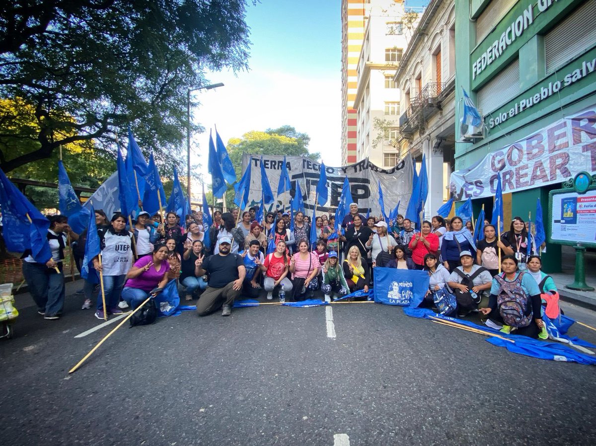 MEvitaLP's tweet photo. Hoy, 30 de abril, nos movilizamos.
Contra el ajuste brutal que golpea a quienes todos los días sostienen este país.  No vamos a quedarnos quietos mientras destruyen el trabajo, la producción y los salarios conquistados.  
La dignidad no se negocia. ¡Nos encontramos en las calles! https://t.co/E6ASUrvFgp