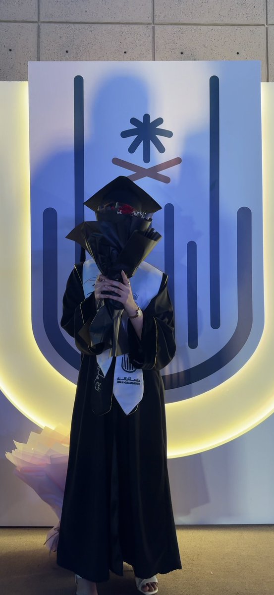 _1iaml's tweet photo. ليلة خميس🎓❤️ ❤️❤️ https://t.co/8sodzLbJHA