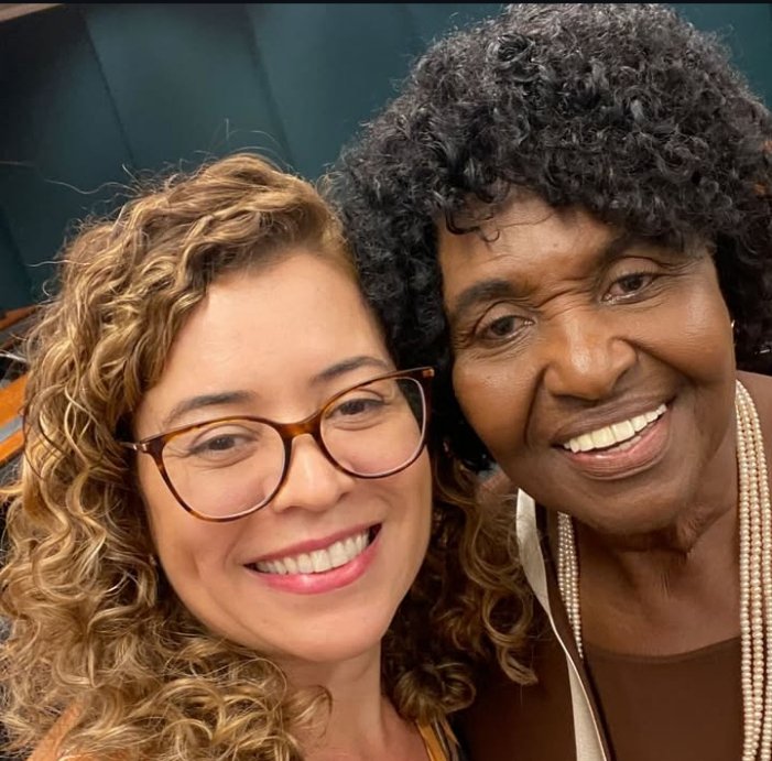 Evelyn Robinson (@iamcbrown0) on Twitter photo 
