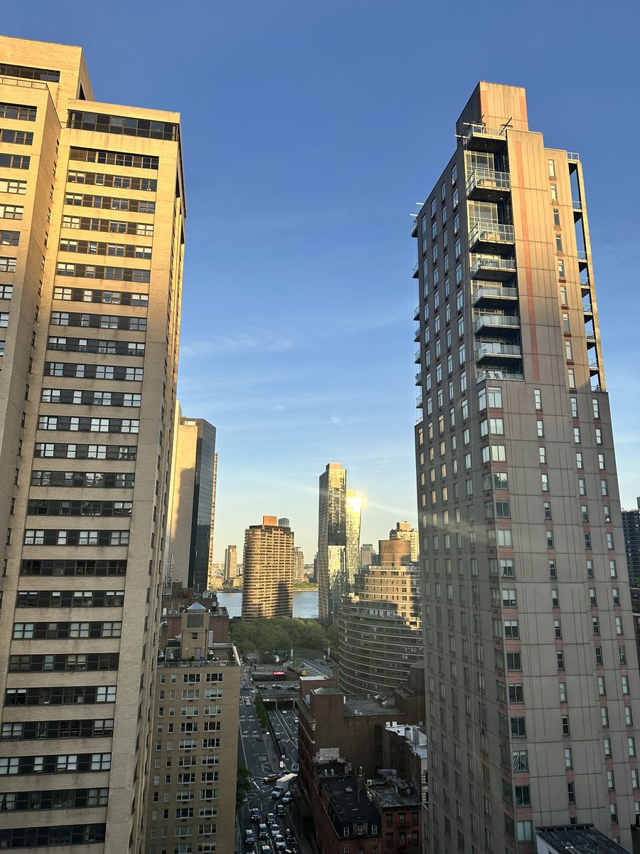 Great discussion at the Roundtable on Neuralgic Amyotrophy! #neuromuscular #HSS #neuralgicamyotrophy #globalnervefoundation