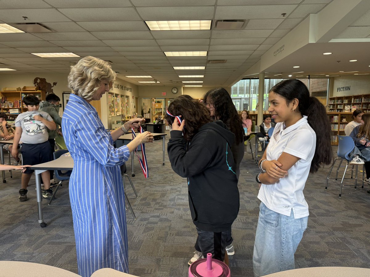 missbrockmeier's tweet photo. Comanche First Inaugural Battle of the Books was incredible! So proud of our readers! @Buffalos_SMSD https://t.co/bKZPHU2TQM