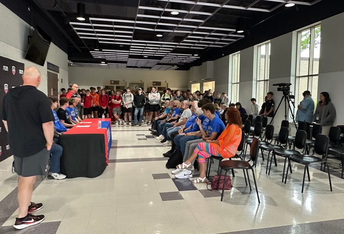 Morton Hogs Football (@pottersfootball) on Twitter photo Signing Day for Ian Collins 🏈 & Clay McKee 🤼 who will both be attending Aurora University this fall! Super proud & excited for these guys as they move on to the next level!
<a href="/iancollins73/">Ian Collins</a> <a href="/AU_Spartans/">AUSpartanSports</a> Signing Day for Ian Collins 🏈 & Clay McKee 🤼 who will both be attending Aurora University this fall! Super proud & excited for these guys as they move on to the next level!
<a href="/iancollins73/">Ian Collins</a> <a href="/AU_Spartans/">AUSpartanSports</a>