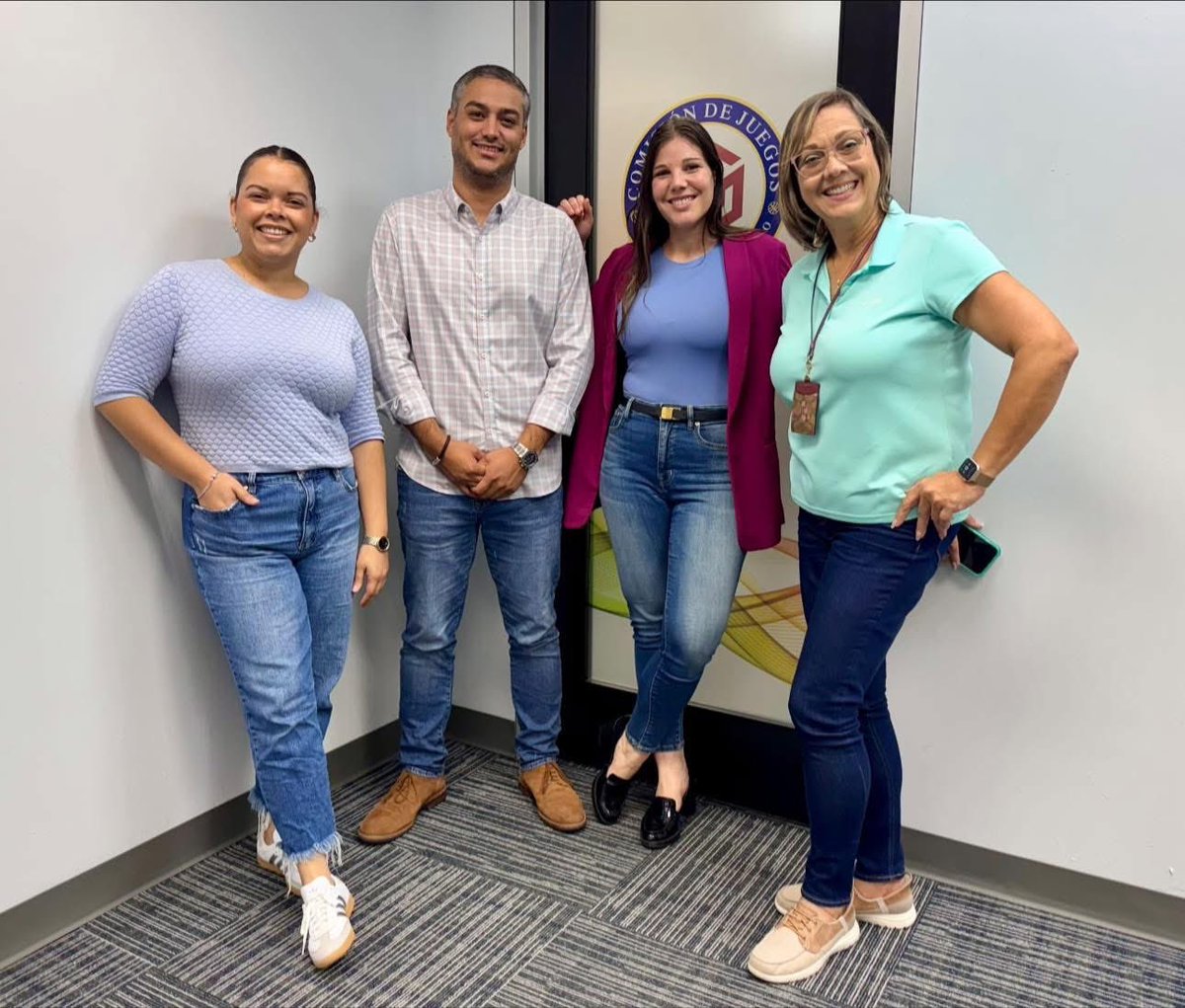 ComJuegosPR's tweet image. Hoy, nuestro equipo de la Comisión de Juegos, nos pusimos los mahones como parte del #DenimDay, uniéndonos al esfuerzo de la Oficina de la Procuradora de las Mujeres en esta campaña internacional de concienciación sobre la violencia sexual. La ropa nunca justifica una agresión.👖