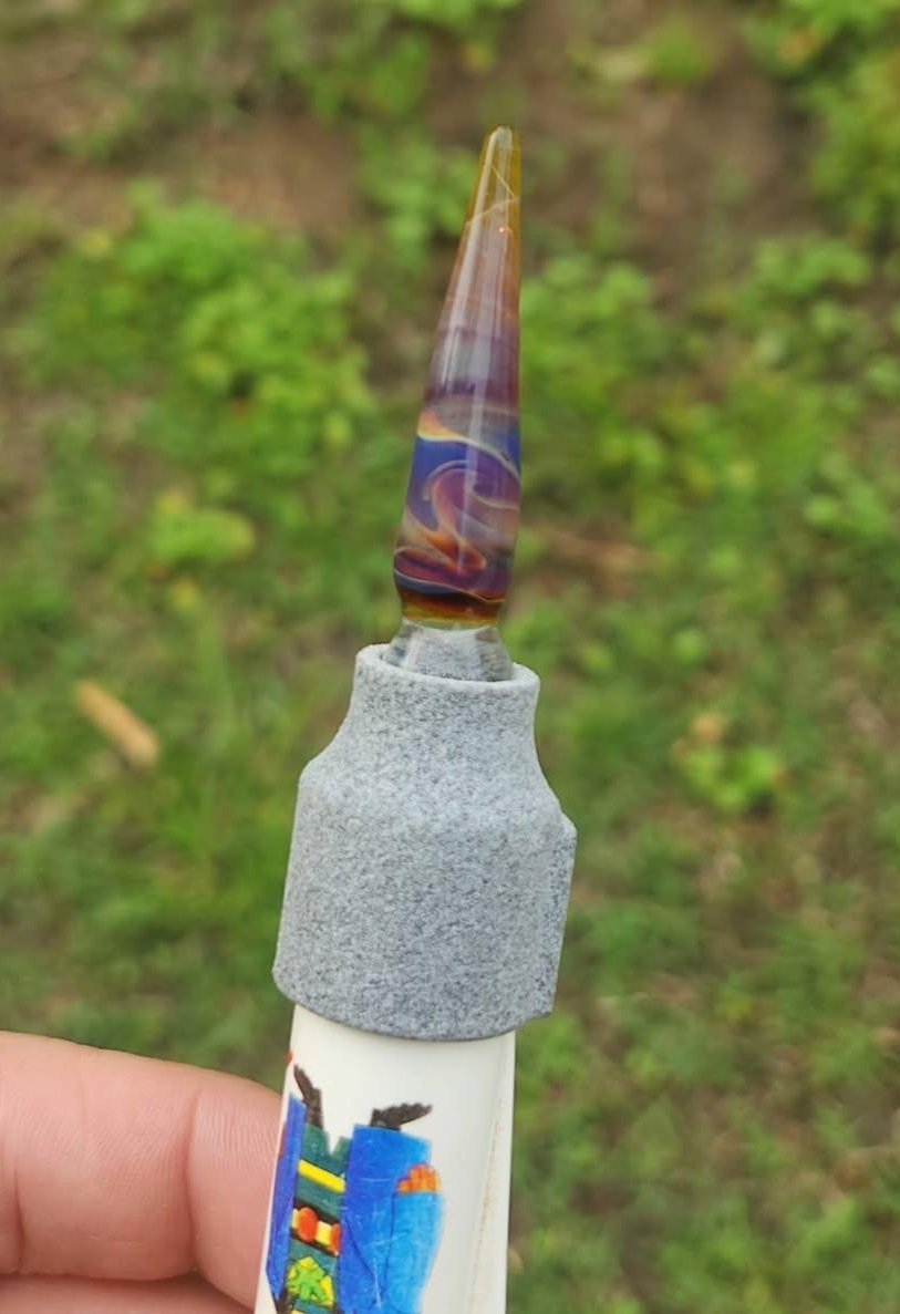 GreenShireGlass's tweet image. Here's a recent project I've been working on this is the first batch of clipper jawns from the man @PackerJawn I made up a couple leafs and spikes lmk which style you like more 
NFS

#Oklahoma #glassblowing #flameworking #glass #glassart #glassporn #glasslove #poker #jawn #leaf