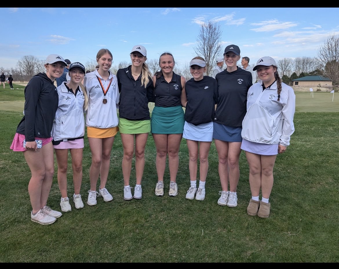 The Lake City Girls Golf squad fired an impressive 325 to finish 3rd 🥉 in a a field of 13 teams at the Jewel Invite.
LC was led by Julia Huettl’s 76 (3rd individually 🥉 along with a new career low), Alayna Atkinson 79, Mattie Mears 85, and Taylor Davidson 85 (career low).👏🏽🏌️‍♀️⛳️