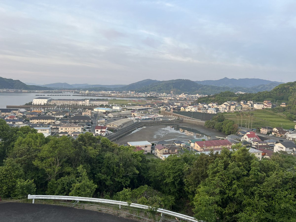 毎朝の日課であるウォーキングに、今朝から"地域パトロール"をプラスしてみました😁
健康作りと地域貢献を同時に実現する取り組み、ワーキッシュアクト！！

少しでも天草へ貢献できるように続けて行きます😃

#朝活 #ウォーキング　#ワーキッシュアクト　#天草市　#建設業