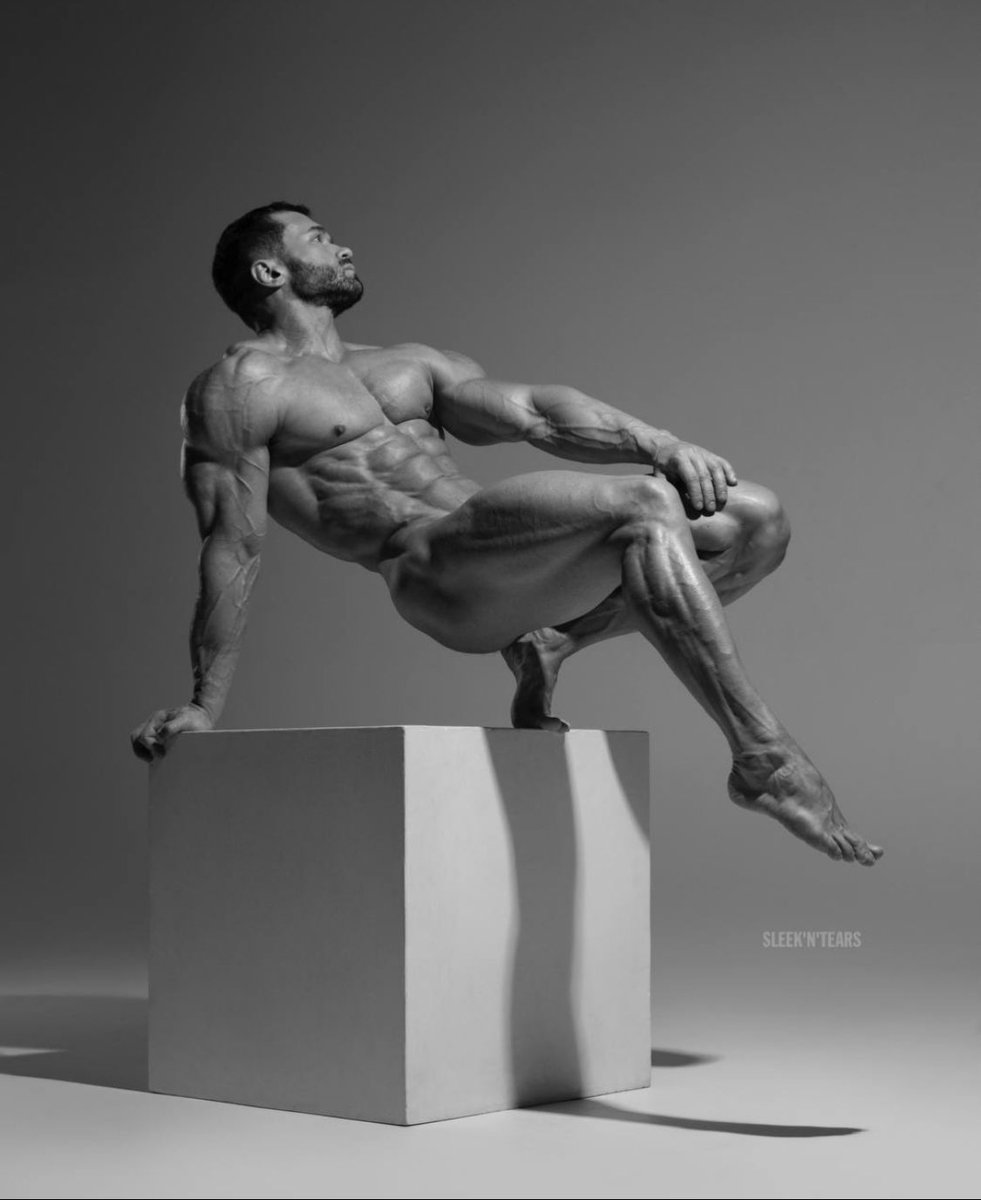 #GigaChad #GigaChadette #SLEEKNTEARS