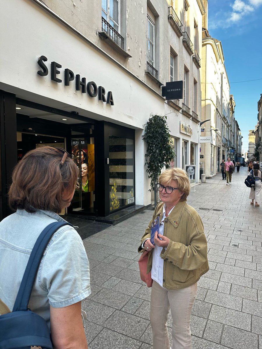 JarrotMc's tweet photo. À votre rencontre dans les rues de Chalon-sur-Saône hier après-midi ! Un accueil très chaleureux et des conversations intéressantes sur l’avenir de votre circonscription.🤝 https://t.co/ENU8sWcmtG