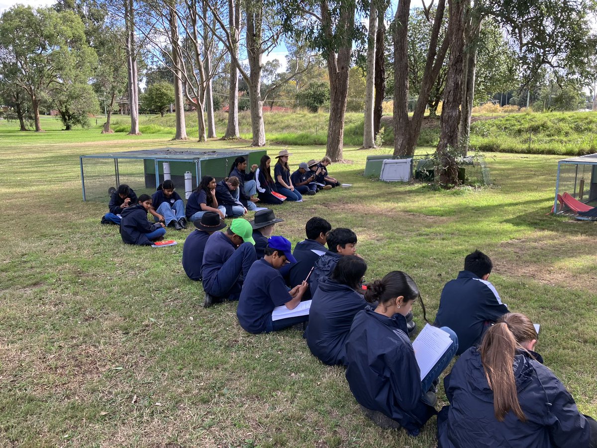 CoE_AgEd_RAC's tweet image. 7iDesign testing their final products for their animal enrichment design project 
-observational skills and careful data collection @NSWEducation @mccallumtp #transdisciplinarylearning #designthinking