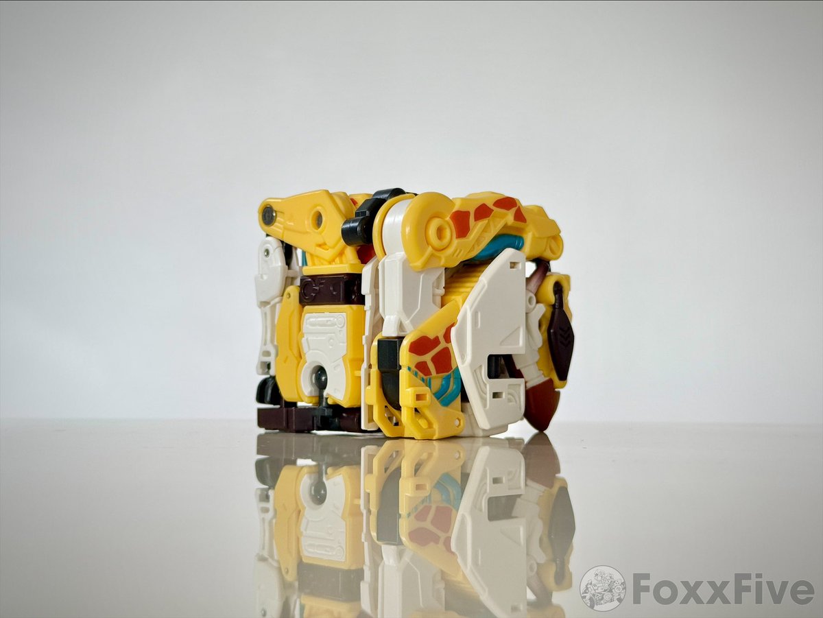Geoffrey the giraffe @52ToysBeastBox #52toys #beastbox #ビースト