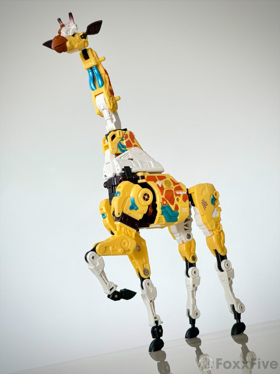 Geoffrey the giraffe @52ToysBeastBox #52toys #beastbox #ビースト