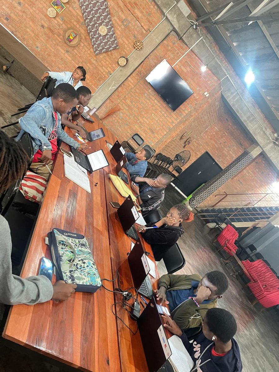Learning in Progress!

The Bulawayo MicroWorkspace is buzzing with energy as our 3rd cohort dives into high-demand digital skills! 

From Cyber Security to IT Support, Digital Marketing, UX &amp; UI Design, Project Management, and more.