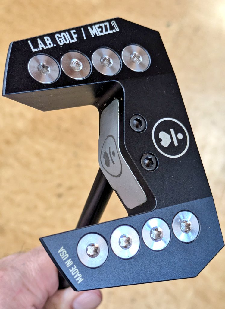 gi0118871677's tweet image. 以前から話題で品薄の!!
LAB GOLF  MEZZ 1  🎊🎊🎊
34インチ　程度A
店頭77.000円です✌️
#LABGOLFMEZZ1 
#LABGOLF 
#LABパター