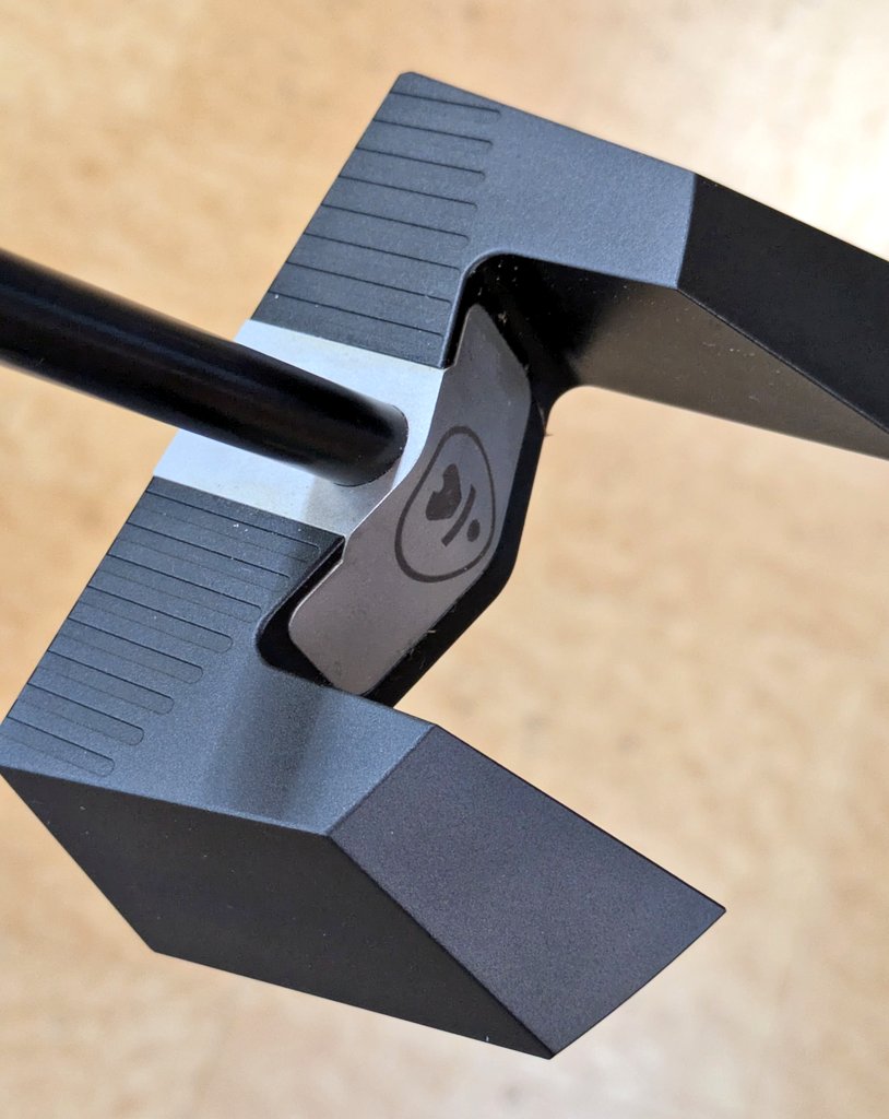 gi0118871677's tweet image. 以前から話題で品薄の!!
LAB GOLF  MEZZ 1  🎊🎊🎊
34インチ　程度A
店頭77.000円です✌️
#LABGOLFMEZZ1 
#LABGOLF 
#LABパター