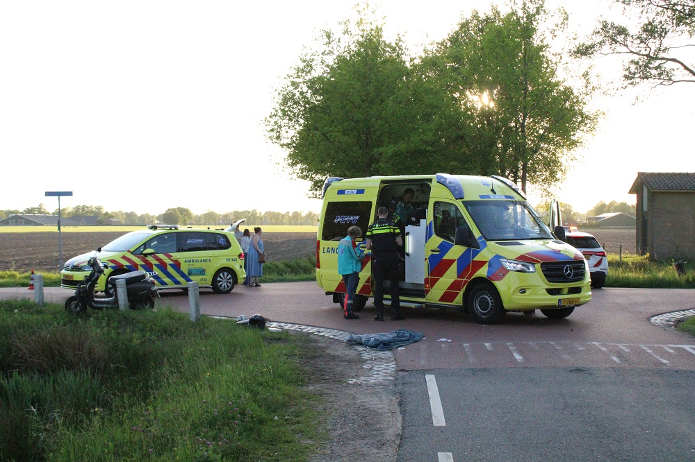 Scooterrijder ernstig gewond door aanrijding met pick-up