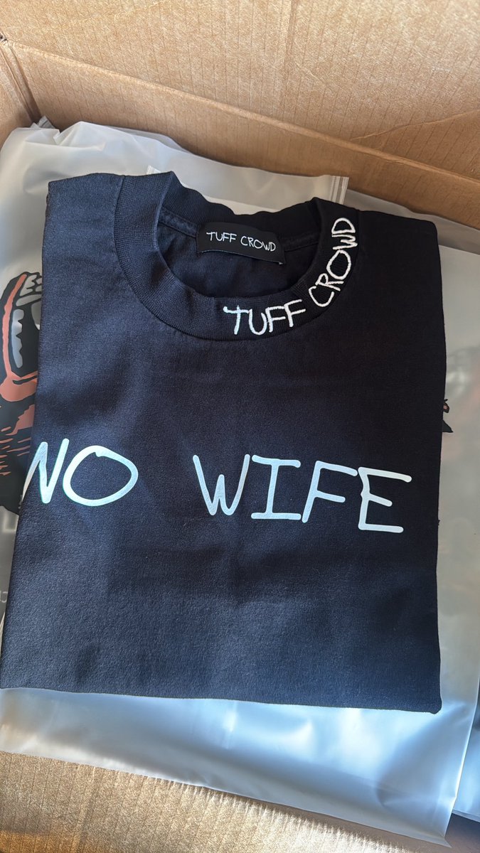 Tuff__Crowd's tweet photo. Tonight.
No Wife. #tuffcrowd https://t.co/gmH6KJy0Wl
