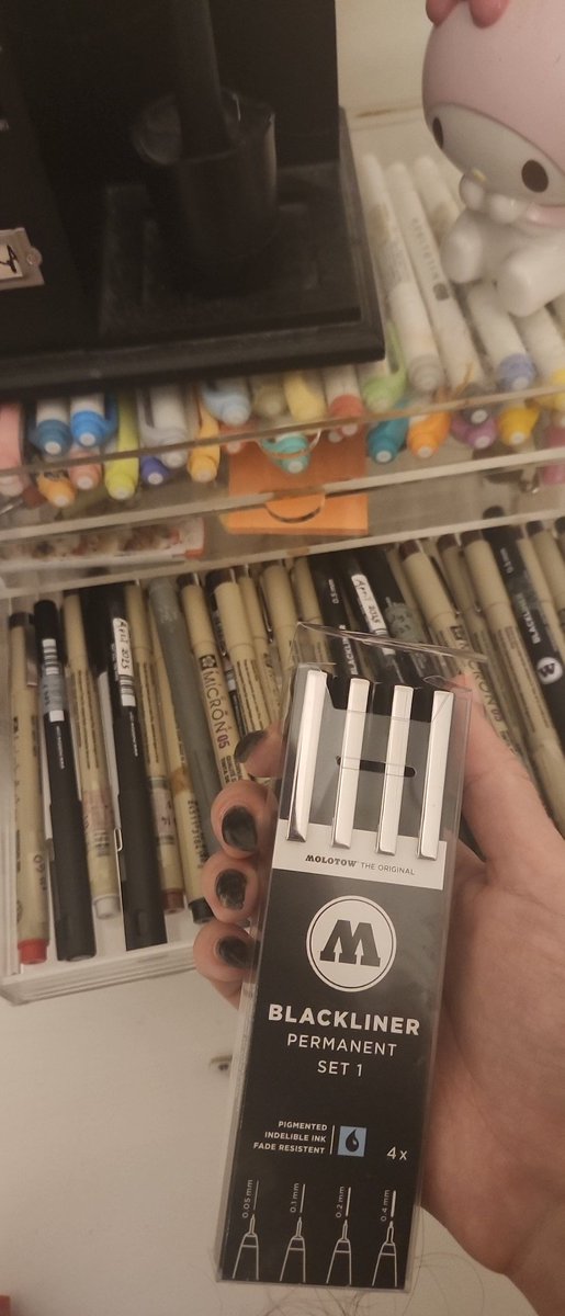 nightmarecake's tweet photo. these are very good pens, I've started using them more than micron, in some cases https://t.co/tkZeCQpLbn