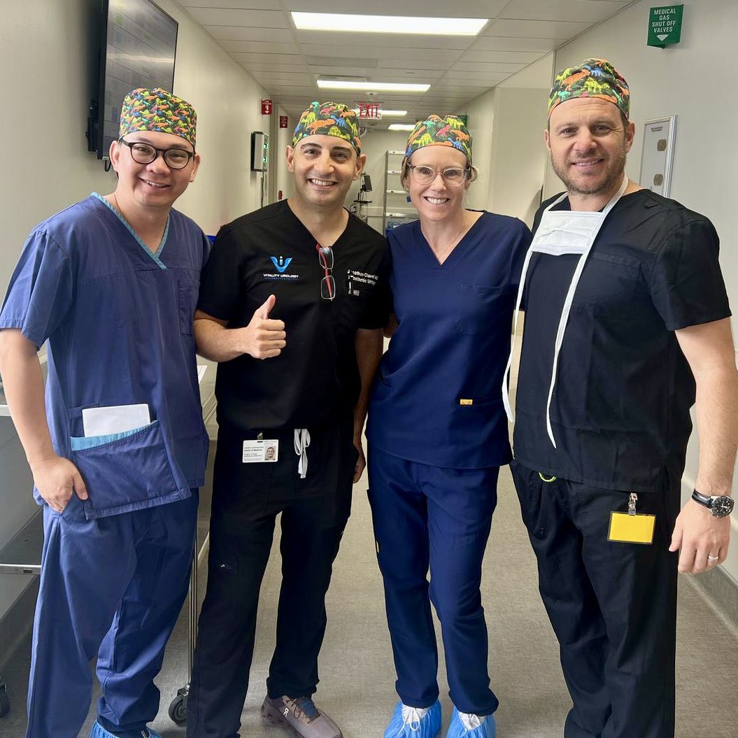 DrMarniqueB's tweet image. 🌟 Had an amazing time in Houston
🩺 Slick penile prostheses in action with the one and only @clavelluro 
💡 So many pearls shared and techniques to bring home to Aus
#AUA25 #BostonScientificSponsored
#prostheticurology @USANZUrology @bsc_urology