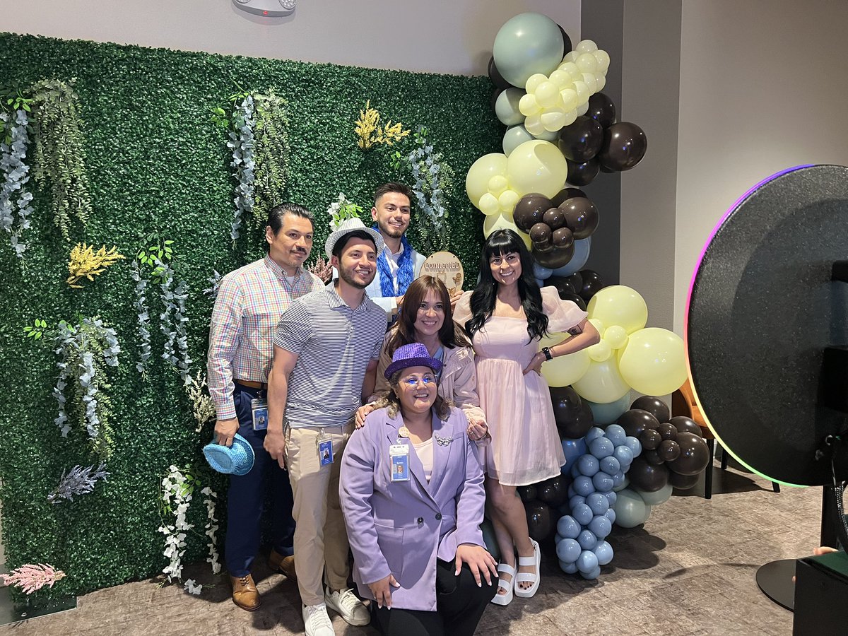 Let’s give a round of applause for the following 👏: 

🏆ConnectED Academy Mentor of the Year: Tanya Cohen, <a href="/IrvingBowie_MS/">Bowie Middle School</a>

🏆ConnectED Academy Teacher of the Year: Fredy Moreno, <a href="/Crockett_MS/">Crockett MS</a> 

We are so proud of our first-year educators. The best is yet to come! ❤️