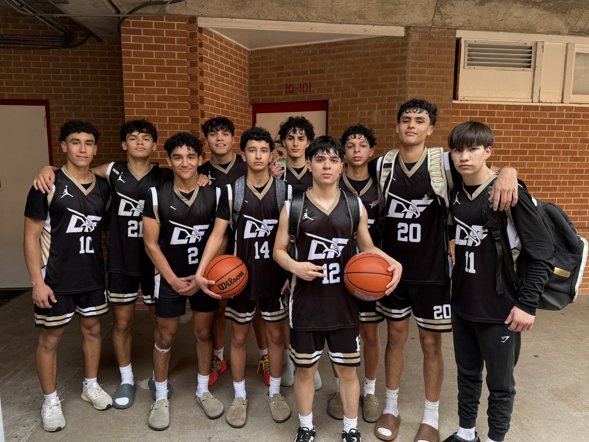 LFHSBoysBKB's tweet photo. Guys bounced back tonight with 2 wins. Way to respond after 2 losses! 

Game 1
Los Fresnos 67
Harlingen High 58

Game 2
Los Fresnos 85
Brownsville Veterans 48

#FalconBasketball
#TrustTheProcess https://t.co/brjsSPsKaa