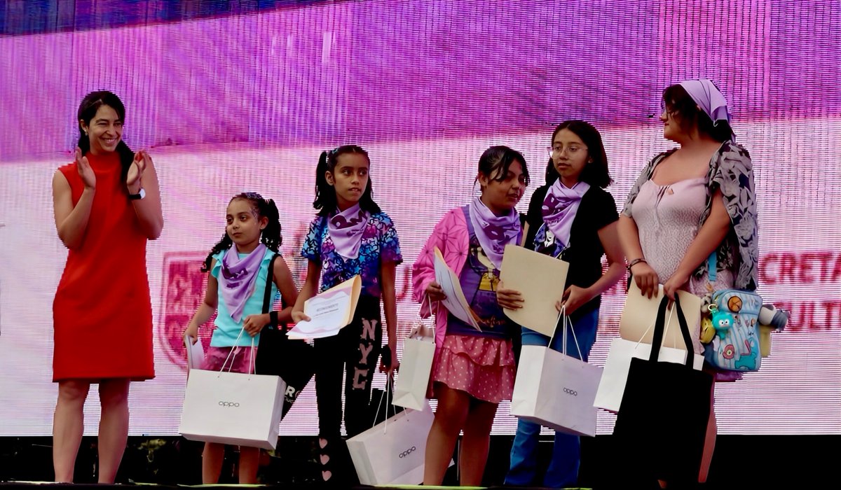ManolaZabalza's tweet photo. #RallyVioleta: una declaración de libertad, de expresión auténtica y de creatividad sin límites. Fue un espacio para descubrir que sus
ideas valen y que sus voces importan.
¡Muchas felicidades a las ganadoras!
@GobCDMX
@CulturaCiudadMx https://t.co/ceC4JhXpcv