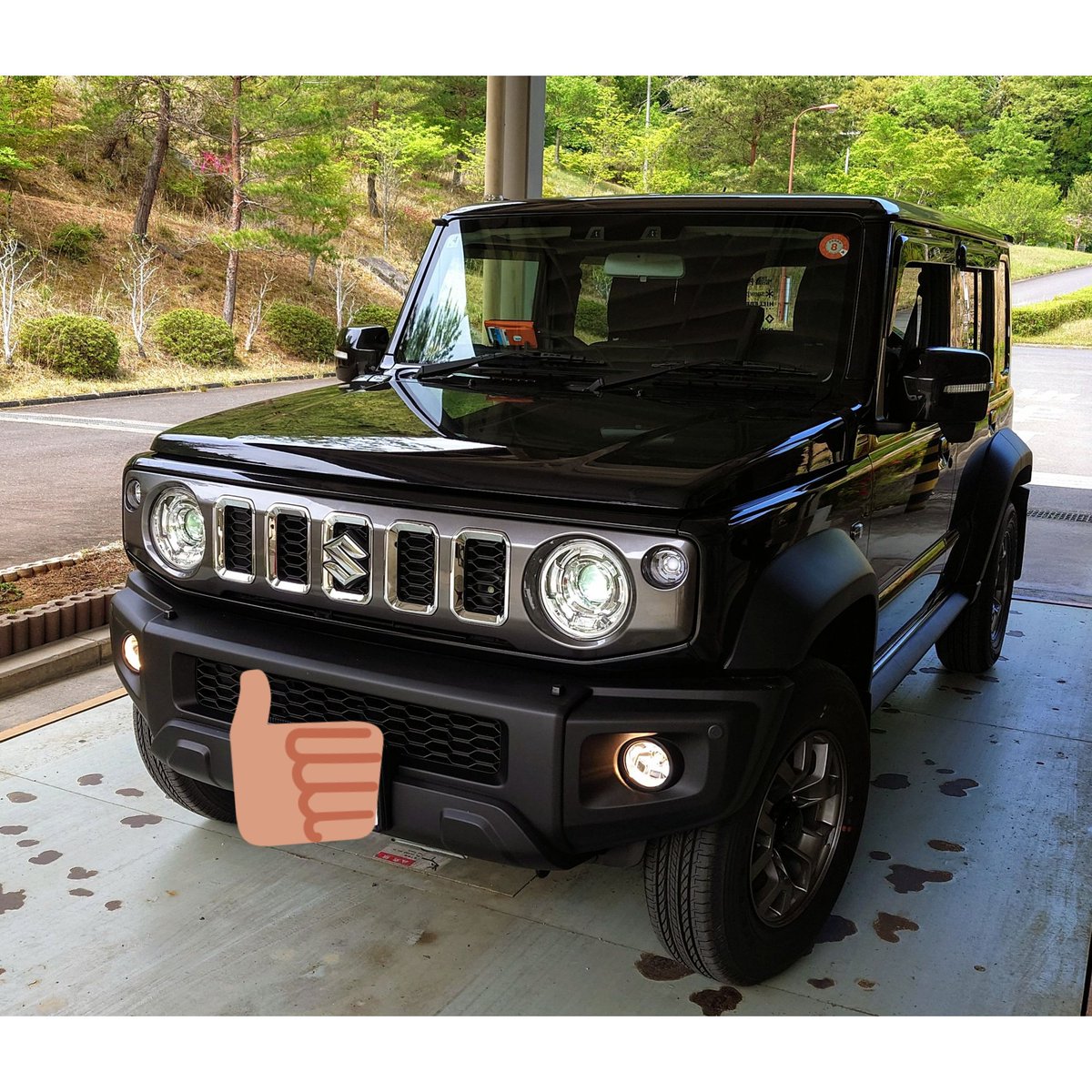 naokun1117's tweet photo. 滋賀県で新型ジムニーノマド発見😄
滋賀県に20台入車の内の1台😉
運転手さん曰く、普通のジムニーかシエラの方が良いとのコメント😃
#ノマド
#ジムニー
#ラッキー
#納車未定車 https://t.co/f6WLCZbPr3
