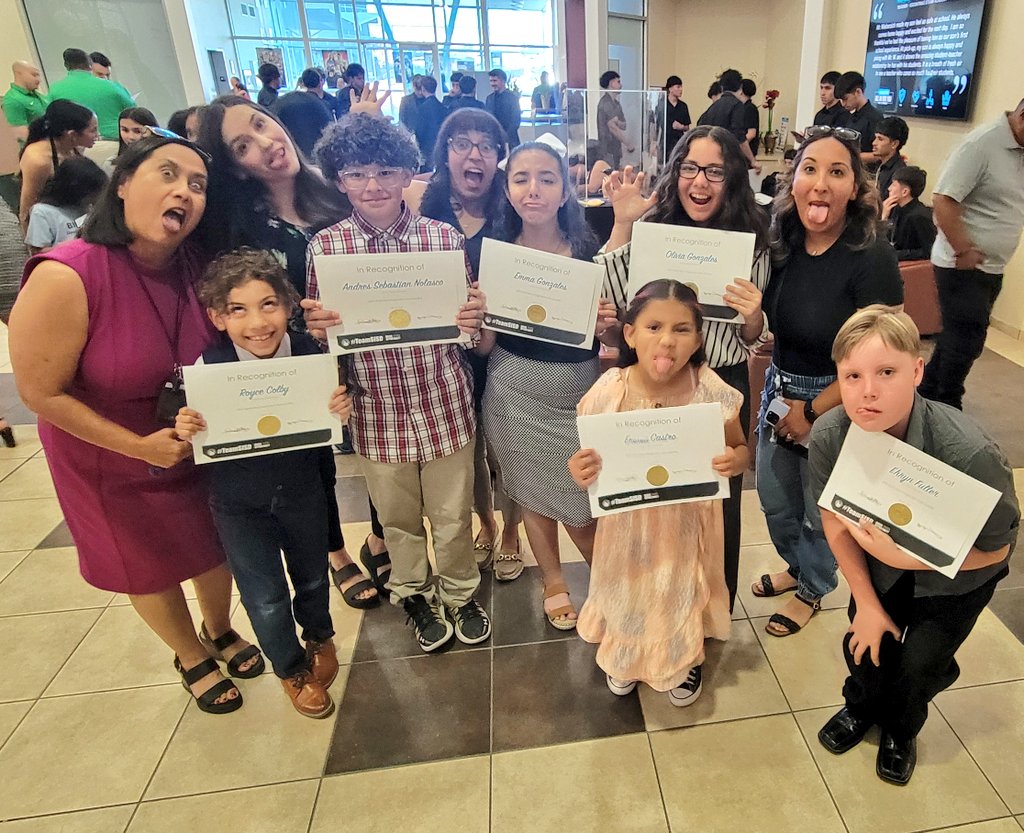 Super PROUD of our Destination Imagination Team! 

You are incredible teammates! Keep on shining, Hornets! Thanks to our amazing parents for their support! #TeamSISD #AllIn #JustBelieve🐝