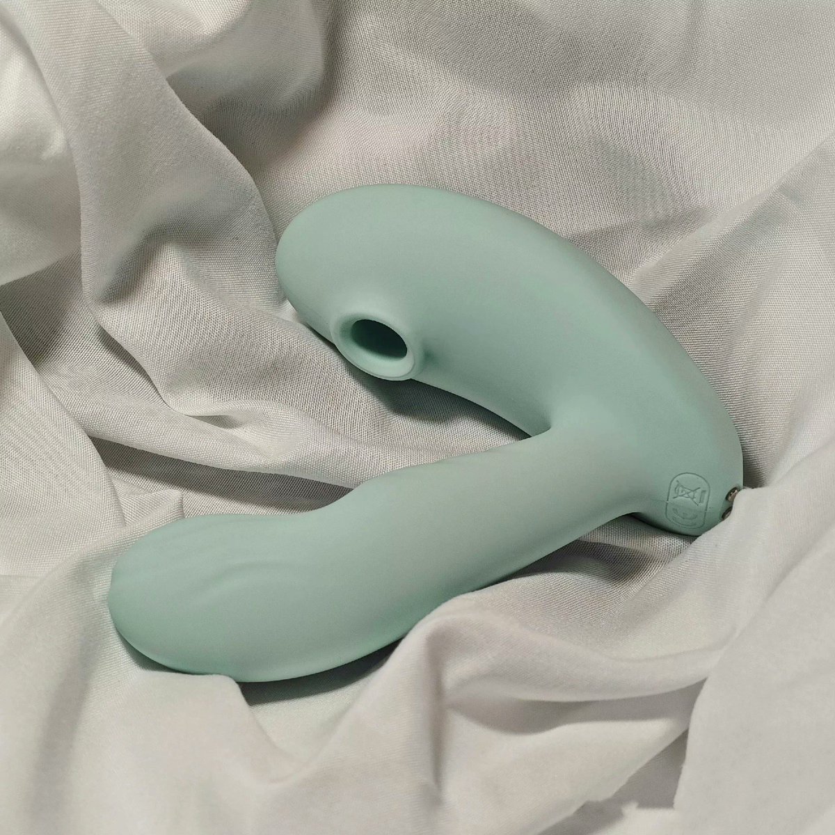 虽然是和老公出去徒步，但是穿什么戴什么还是得听主人的。 #旅游 #徒步 #人妻 #女M #反差