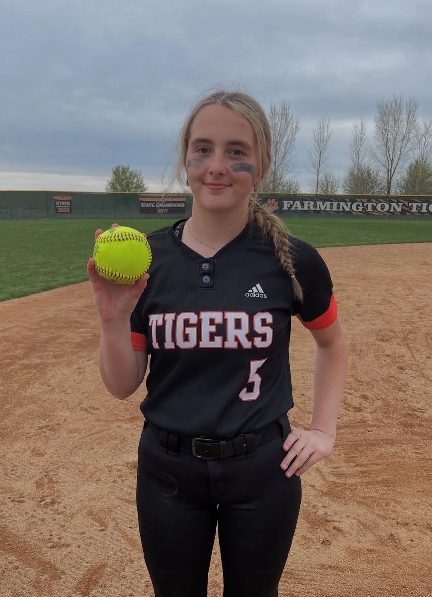 FHS Softball (@tigersoftball19) on Twitter photo Varsity wins over Lakeville North, 13-6!
🐾 <a href="/LilaJohannsen/">Lila Johannsen</a> drove in 7 runs on 3 hits
🐾 <a href="/schweichkayla1/">Kayla Schweich</a> homered
🐾 <a href="/kay_schuenemann/">Kayley Schuenemann</a> tripled
🐾 <a href="/ellie_pete52375/">Ellie Peterson</a> and <a href="/leah_oistad/">Leah Oistad</a> doubled
🐾 O. Peterson earned the win
🐾 14 hits in the game
➡️ Varsity hosts Eastview Thurs, 4/01 Varsity wins over Lakeville North, 13-6!
🐾 <a href="/LilaJohannsen/">Lila Johannsen</a> drove in 7 runs on 3 hits
🐾 <a href="/schweichkayla1/">Kayla Schweich</a> homered
🐾 <a href="/kay_schuenemann/">Kayley Schuenemann</a> tripled
🐾 <a href="/ellie_pete52375/">Ellie Peterson</a> and <a href="/leah_oistad/">Leah Oistad</a> doubled
🐾 O. Peterson earned the win
🐾 14 hits in the game
➡️ Varsity hosts Eastview Thurs, 4/01