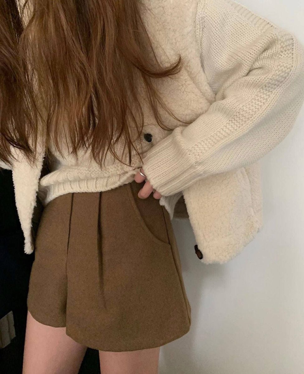 caliblossom3737's tweet image. Layer up in luxe comfort with our Shearling Toggle Vest — the perfect mix of cozy and cool.
From brunch dates to weekend getaways, this piece adds effortless edge to any outfit.

Limited stock. Grab yours now: cali-blossom.com

#ShearlingStyle #LayerGameStrong #FallLayers