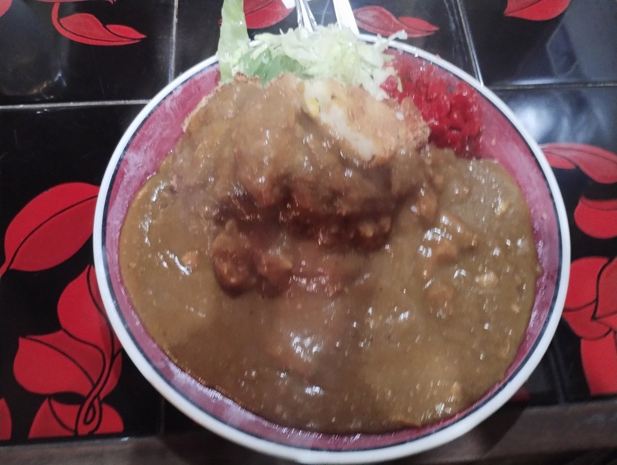 琵琶沼のカレーハウス・ブーに行ってきた
#カツカレー大盛り　#コロッケサービス　#味噌汁サービス