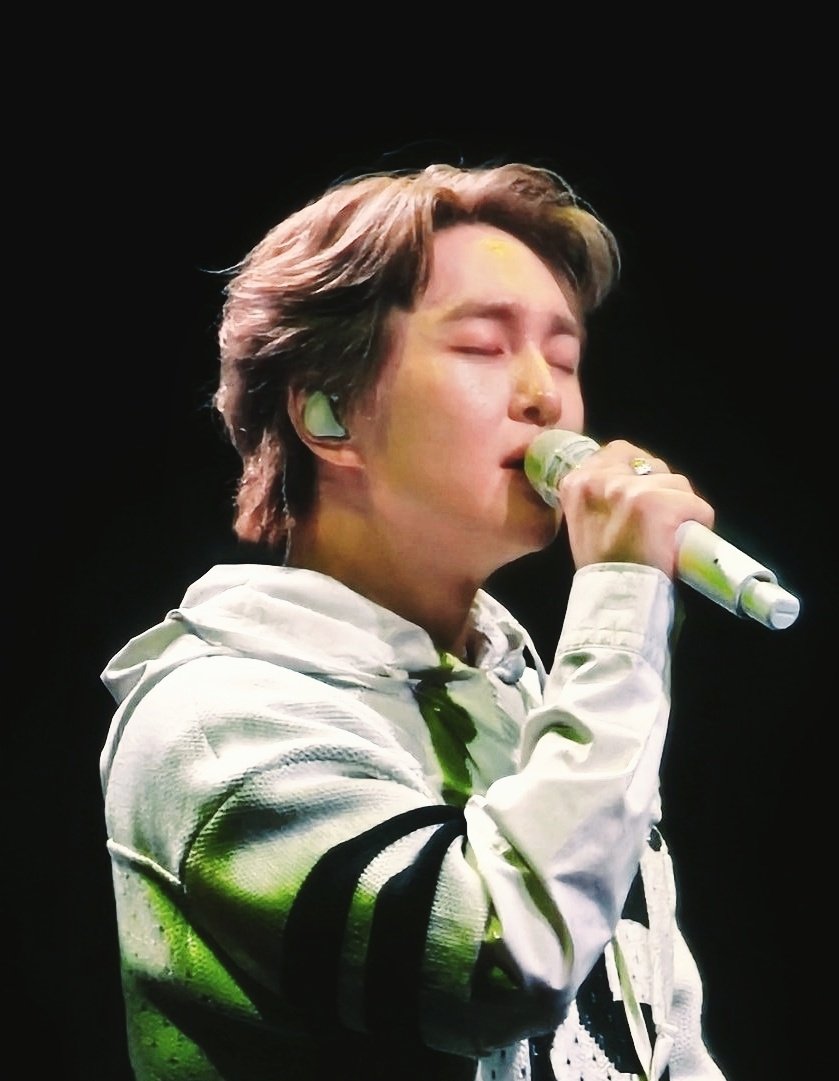 아련하게 따스하고
포근하게 푸르른, 오월의 너

(cr minxyloveseoul)
#온유 #진기 #onew #이진기
#ONEWTHELIVE_CHICAGO