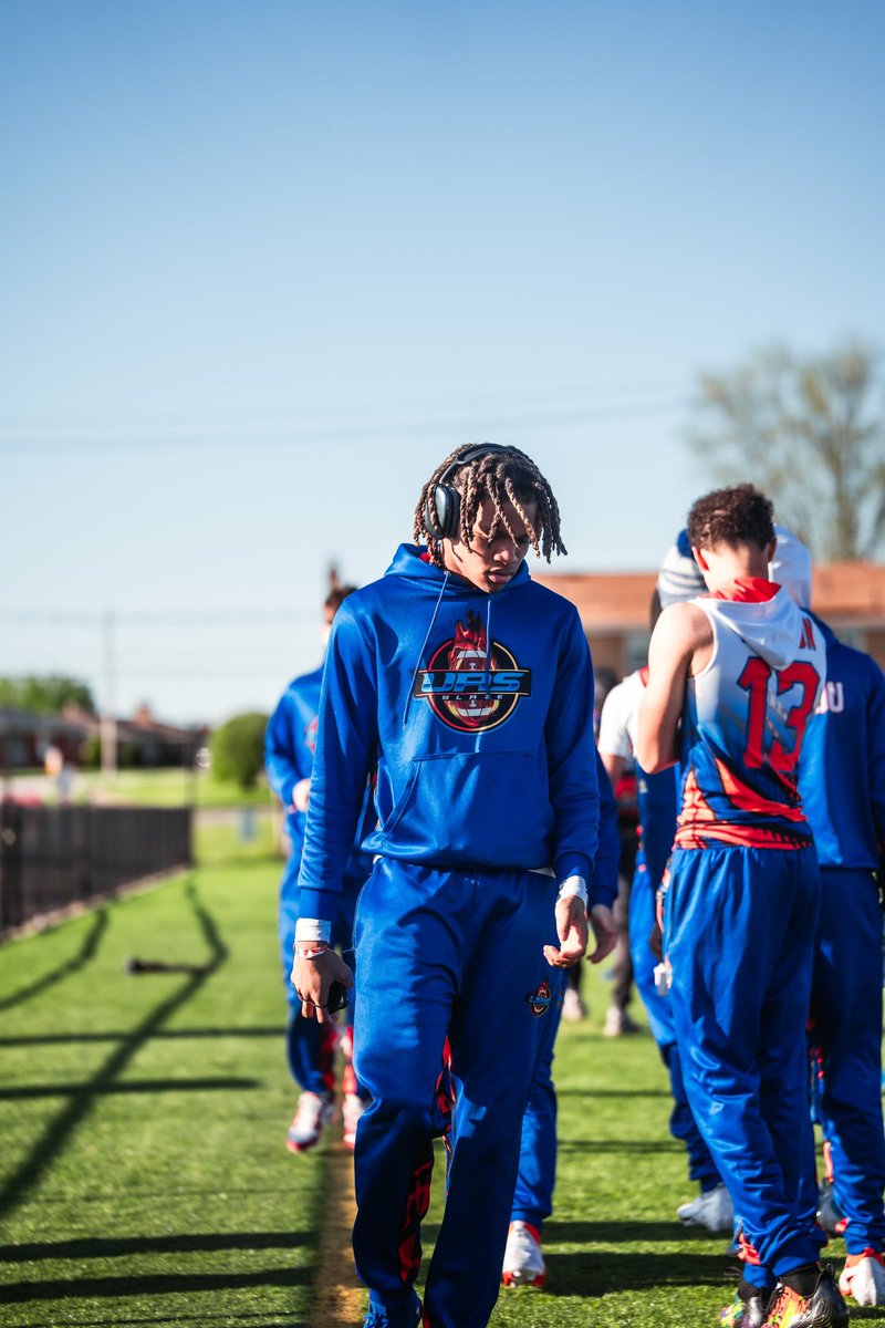OnewayDeontay6's tweet photo. Thank you @PrepRedzone for the great experience this weekend at #nationals.
Balled out! #blaze , wanna thank my coach’s @NFLJMal2 @CoachManny2219 Giving me this opportunity to showcase my talents, #uasblaze https://t.co/hDHCQCIpAu