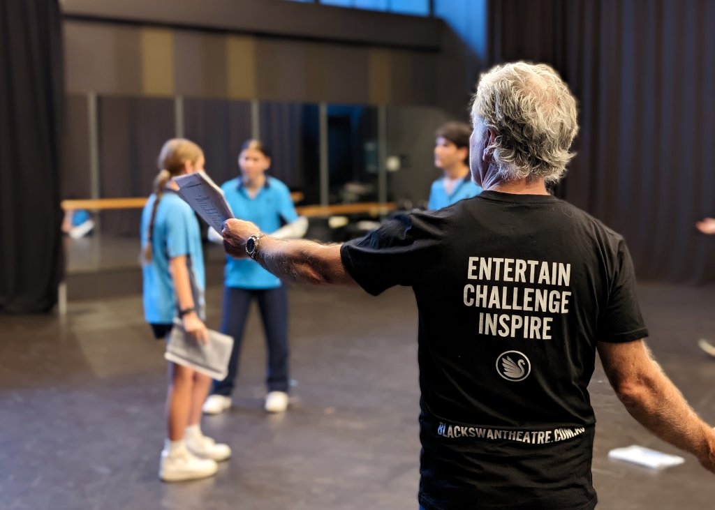 Perth Walkabout tweet media